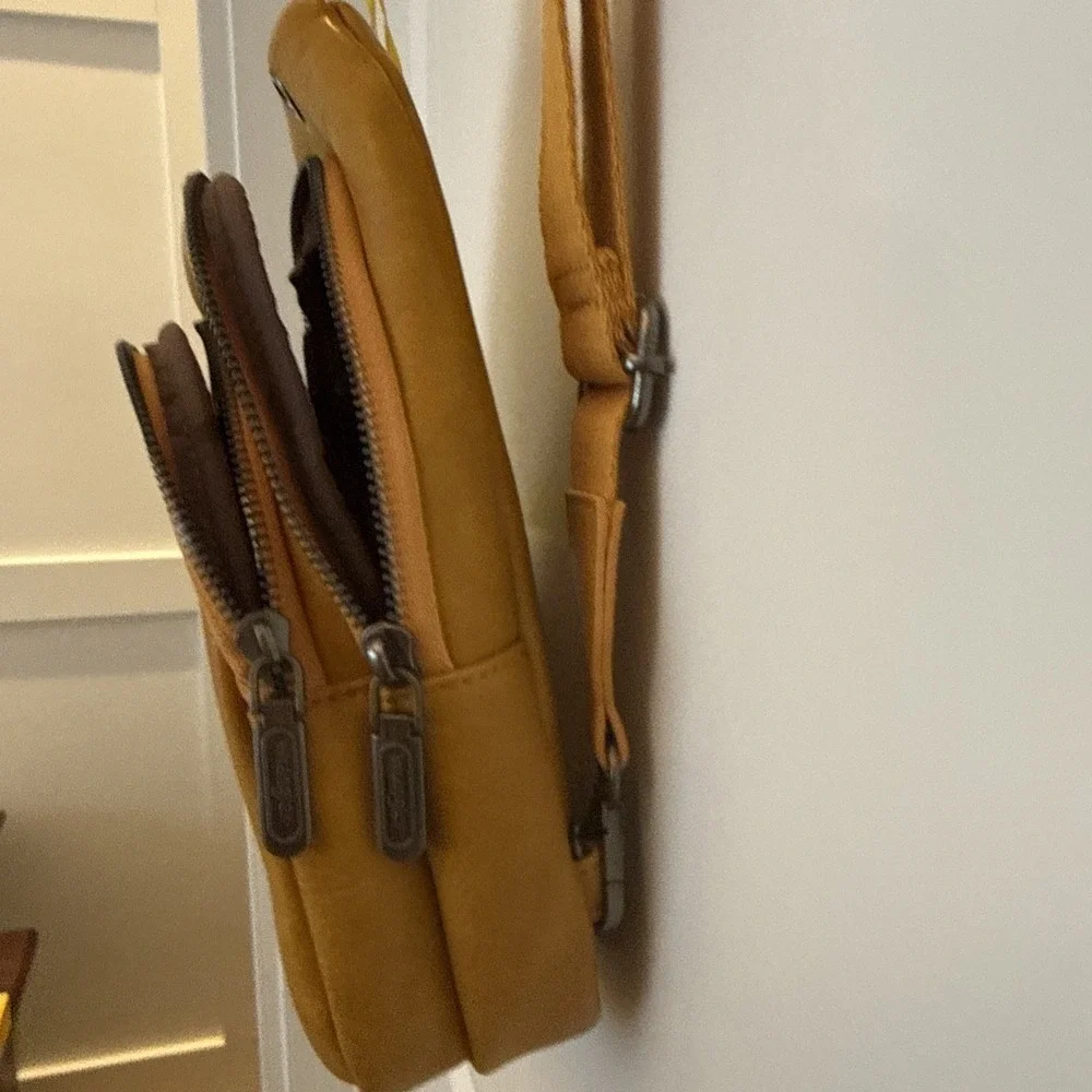 Wrangler NWT Western 100% Leather Mustard Yellow Sling Crossbody Purse